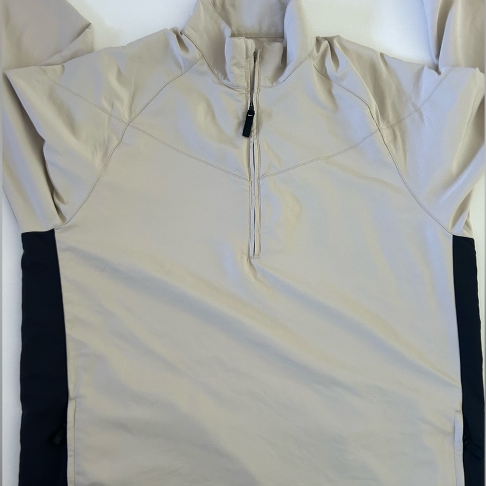 Nike Golf Cream and Black Quarter-Zip Light weight Jacket size L Excellent